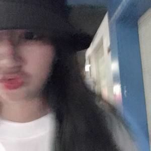 Meet your Posher, Quinn